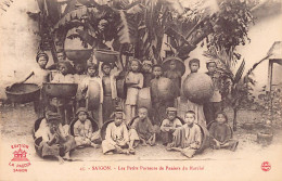 Vietnam - SAIGON - Les Petits Porteurs De Maniers Au Marché - Ed. La Pagode 45 - Vietnam