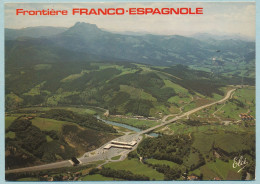 BEHOBIE - L'autoroute Avec Le Poste Frontière Fanco-Espagnol, Les Monts Espagnols Et Les Trois Couronnes - Béhobie