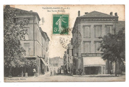 CPA 82 VALENCE-d'AGEN (Tarn Et Garonne)  Rue Xavier Mouleng  Circulé    ( 2037) - Valence