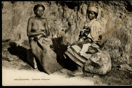 Madagascar Femmes Betsileo Nues - Madagascar