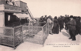 13 - MARSEILLE -  Ascenseurs De N.D De La Garde - L'arrivée Sur La Plateforme - Notre-Dame De La Garde, Ascenseur