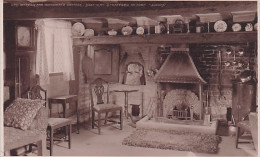 Interior Ann Hataway's Cottage , Shottery  - Stratford-upon-Avon - Stratford Upon Avon