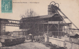 MONTCEAU-les-MINES (71) Puits Maugrand . Train De Chariots . Ouvriers - Montceau Les Mines