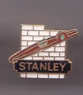 Pin's   Outillage  Stanley Le Niveau  Réf 709 - Trademarks