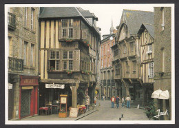 069892/ DINAN, Les Vieilles Maisons à Porches De La Rue De L'Apport  - Dinan