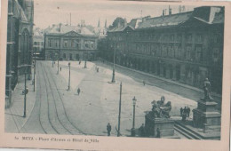 18592 - Frankreich - Metz - Place De Armes Et Hotel De Ville - Ca. 1935 - Metz