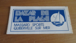 Autocollant Original Vintage Bazar De La Plage Quibeville Sur Mer 14 Cm / 6,5 Cm - Stickers