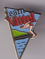 Pin's Vittel Boisson Sport Natation Réf 8462 - Swimming