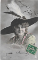 Carte Photo D'une Jeune Femme Avec Un Beau Chapeau - Frauen