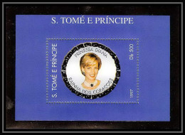134 Sao Tomé E Principe Bloc N°371 OR Gold Stamps British Royal Family Lady Diana Cote 15 Euros - Sao Tome Et Principe