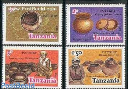 Tanzania 1985 Pottery 4v, Mint NH, Art - Art & Antique Objects - Ceramics - Handicrafts - Porcelain