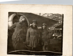 Photographie Photo Snapshot Anonyme Vintage Avion Aviateur Aviation Militaire - War, Military