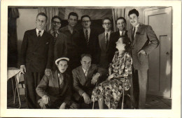 Photographie Photo Snapshot Anonyme Vintage Groupe Praz Coutaret Théâtre - Other & Unclassified