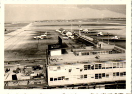 Photographie Photo Snapshot Anonyme Vintage Orly Avion Aéroport Caravelle - Aviation