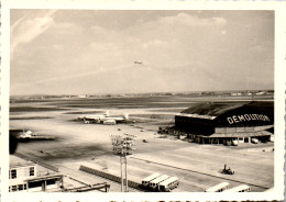 Photographie Photo Snapshot Anonyme Vintage Orly Avion Aéroport Aviation Tarmac - Aviation