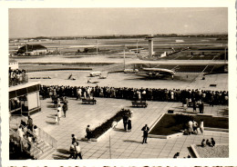 Photographie Photo Snapshot Anonyme Vintage Orly Avion Aéroport Aviation Tarmac - Aviation