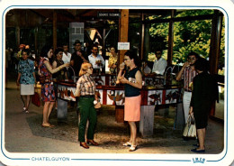 Delcampe - CPM - CHÂTELGUYON - Station Thermale Source Suzanne Et Hall Des Sources - Edition La Cigogne (affranchissement TP) - Châtel-Guyon