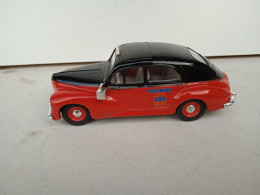 MODELLINO AUTO ELIGOR, PEUGEOT 203 BERLINE TAXI - NERO/ROSSO 1954 - METAL - LEGGI - Rio