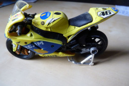 3 Motos Yamaha - Motorcycles