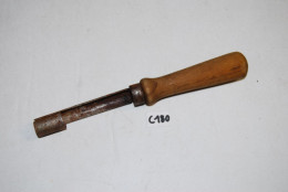 Delcampe - C180 Ustensile De Cuisine - Tire Trognon De Pommes - Sonstige & Ohne Zuordnung