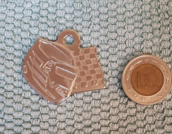 2017-Kinder Metal Pendant Toy-Lewis Hamilton- Colnect Codes SD727-Kinder Joy-Teen Idols - Anstecknadeln