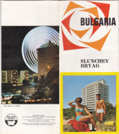 Delcampe - Bulgaria Sunny Beach - Vintage Unfolding Balkantourist Brochure In English Bikini Sexy Girls - 24 Pages 21.7x9.5 Cm - Dépliants Turistici