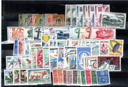 Delcampe - SAINT-PIERRE ET MIQUELON   POSTE ET PA  MNH** (SAUF LES TYPE GROUPE H*)   EXCELLLENTE QUALITE  COTE: 901 EUROS - Collections, Lots & Series