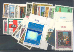 AUSTRIA. **. Años 1988 Y 1989. Cat. 117 €. - Full Years