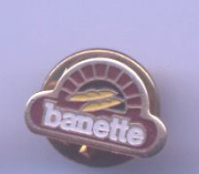 {67176} Pin's " Banette " (b) - Alimentación