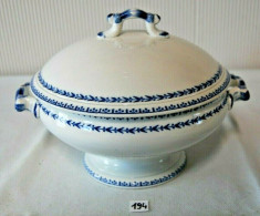 C194 Ancienne Soupière - Sarreguemines - France - Décor Carlos - Suppenterrinen