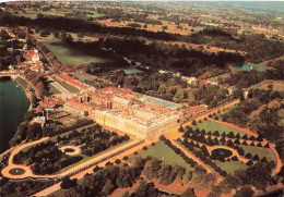 ROYAUME-UNI - Hampton Court Palace - Aerial View - Vue D'ensemble - Carte Postale - Hampton Court