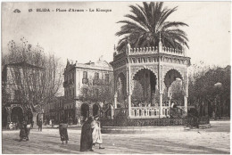 Delcampe - CPA DE BLIDA  (ALGÉRIE)  PLACE D'ARMES  -  LE KIOSQUE - Blida