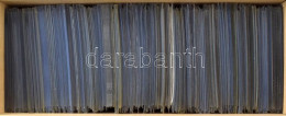 Egy Doboznyi (kb. 1100 Db) Lindner Műanyag Képeslaptartó Tok / A Box Of Lindner Plastic Postcard Holder Cases, Cca. 1100 - Unclassified