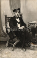 ** T2/T3 ~1903 Cs. és Kir. Haditengerészet SMS Erzherzog Ferdinand Max Fregattjának Matróza Cigarettázás Közben / K.u.K. - Unclassified