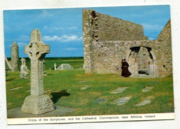 AK 223942 IRELAND - Cross Of The Scriptures And The Cathedral - Clonmacnois - Near Athlone - Offaly