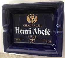 Grand Cendrier CHAMPAGNE HENRI ABELE REIMS - Porcelain