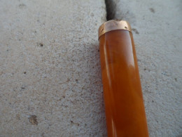 Beau Fume  Cigarette   Bague En Or  ...au Carillon  D Or Annee 30  40 Avec Etuit Petite Manque Sur L Etuit - Cigarette Holders