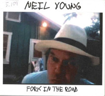 Neil Young - Fork In The Road. CD + DVD - Disco & Pop