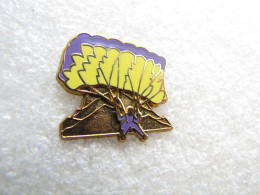 PIN'S  PARACHUTE  Zamak - Parachutting