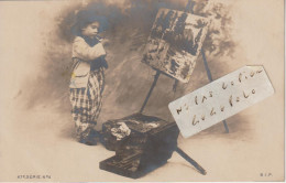 Delcampe - Un Jeune Peintre En Herbe Devant Son Chevalet Et Qui Fume La Pipe  ( Carte Photo ) - Kunsthandwerk