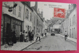 Delcampe - Carte Postale Loiret 45. Beaugency. La Rue Nationale. Animée - Beaugency