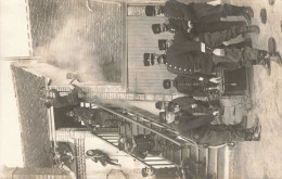 [-5%] METIERS - Sapeurs Pompiers - Mise En Scène Pompiers - Carte Photo - Carte Postale Ancienne - Bombero