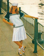 Soviet Fashion Card With The Pattern On The Backside - Woman In White-blue Dress Hat -  Printed 1983 - Ca. 18x14 Cm - Patrones
