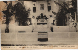 Delcampe - PC MISSIONARIES EGLISE DE BROUSSE UN JOUR DE GRAND PAVOIS CAMEROON (a27982) - Kamerun