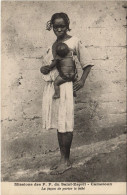 Delcampe - PC MISSIONARIES FACON DE PORTER LE BEBE CAMEROON ETHNIC TYPE (a27964) - Kamerun