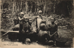 Delcampe - PC UNE FAMILLE PAHOUINE GABON ETHNIC TYPE (a27942) - Gabun