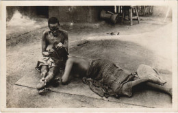 Delcampe - PC COIFFEUSE FRENCH GUINEE AFRICA ETHNIC TYPES (a25604) - Französisch-Guinea