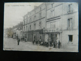 LENCLOITRE                                                     LA PLACE - Lencloitre