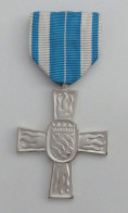Feuerwehr Ehrenkreuz In Silber Für Verdienste In Der Feuerwehr II Pompiers - Firemen