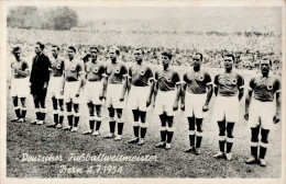 FUSSBALL - DEUTSCHER FUSBALLWELTMEISTER BERN 1954 S-o (keine Ak) I - Soccer